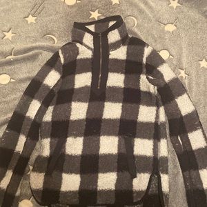 Abercrombie and Fitch black and white checkered zip up sweater
